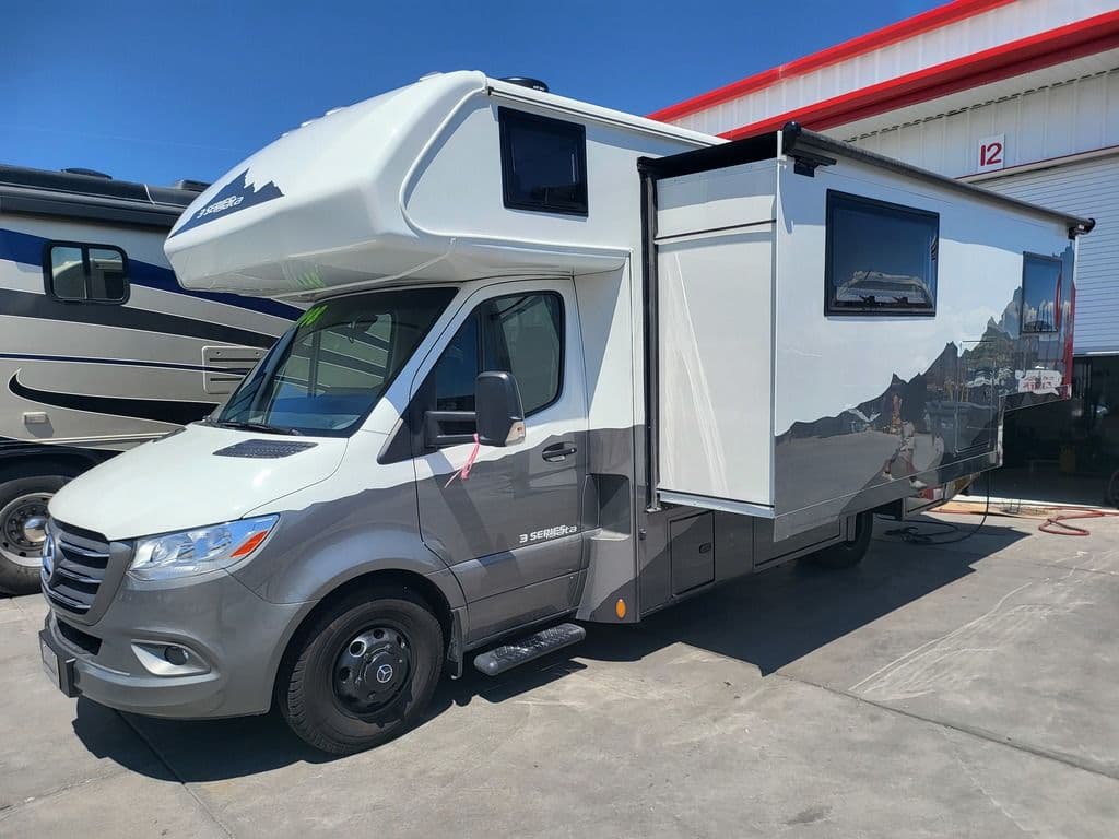 2024 Dynamax Isata 3 24FW Mercedes-Benz Sprinter — Burning Man couple's RV rental